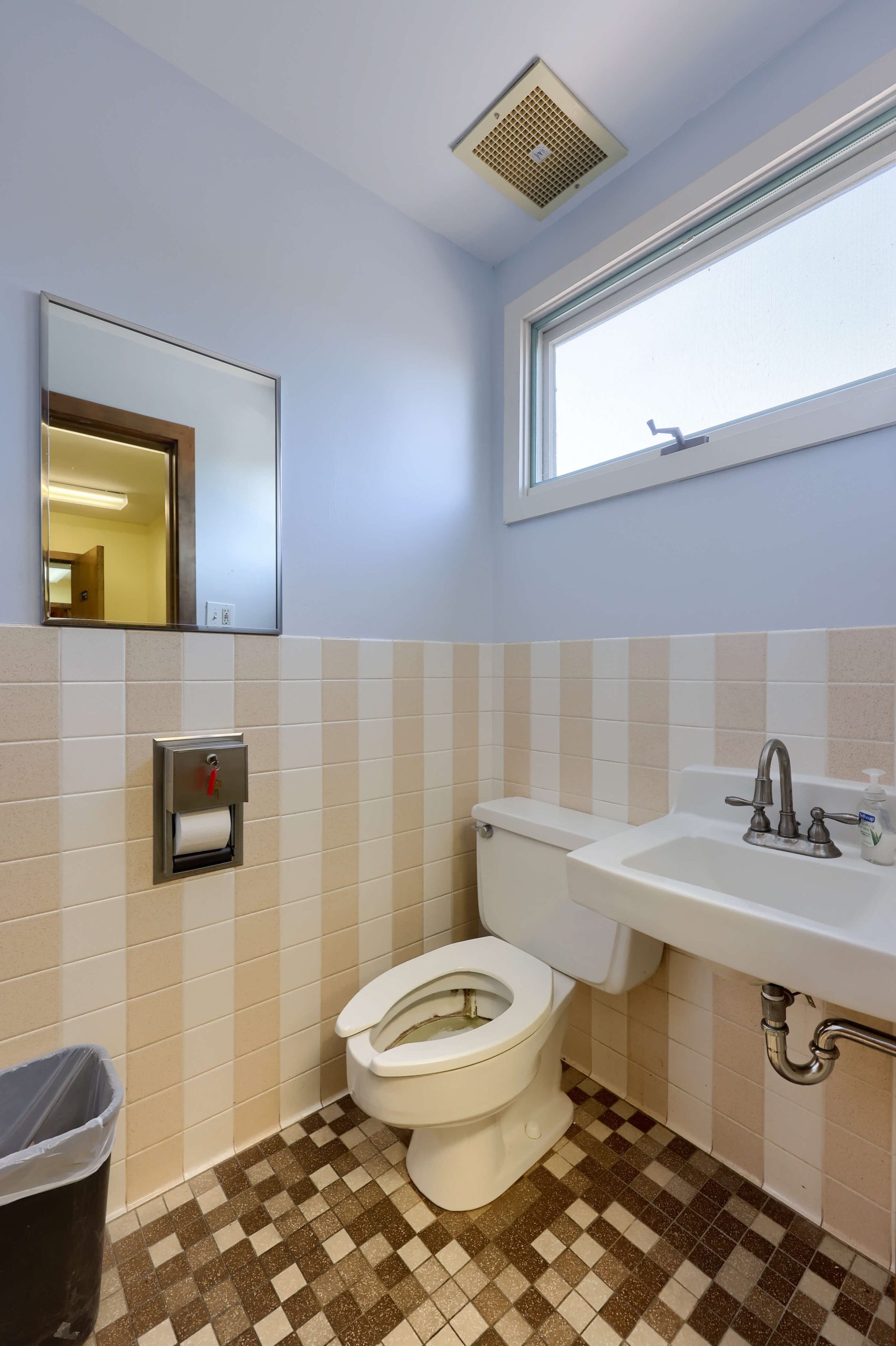 5 Bristol Ct bathroom 1