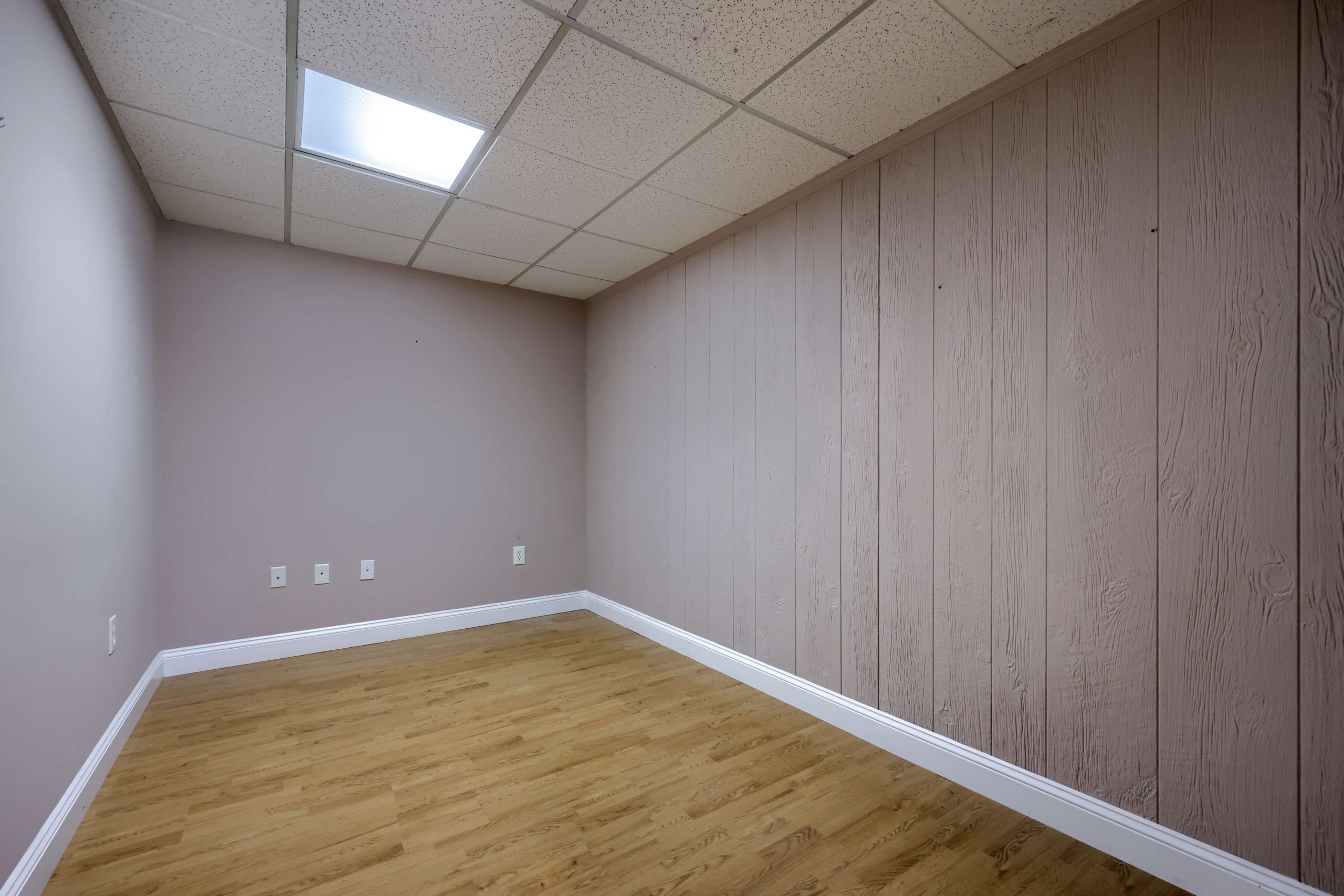 5 Bristol Ct office room